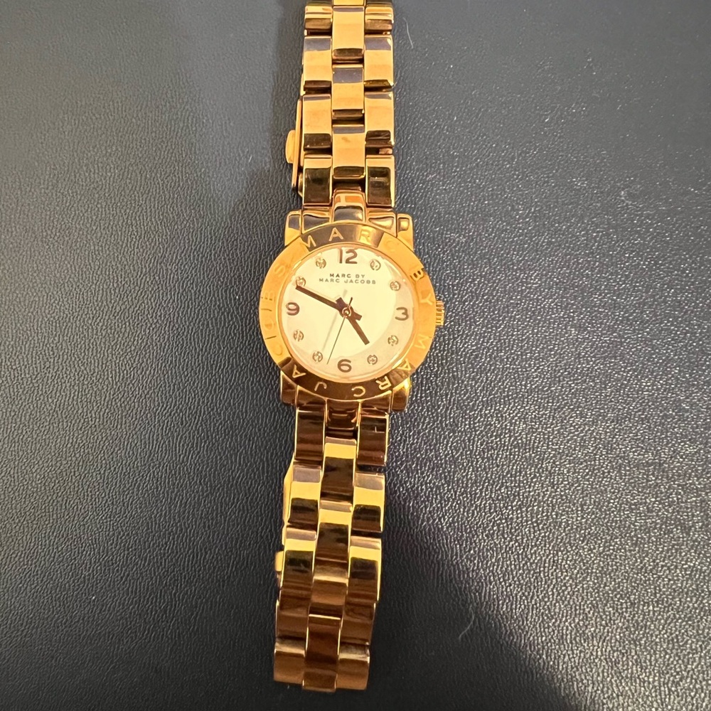 Marc Jacobs rose gold watch 💕